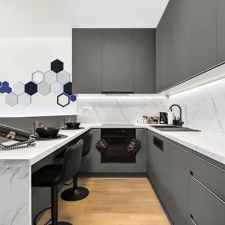 Metropolis Retreat With Balcony And Parking Bratislava