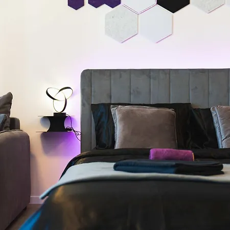 Metropolis Retreat With Balcony And Parking Apartmán *