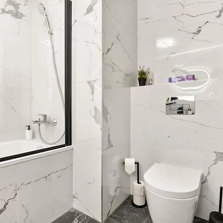 Apartmán Metropolis Retreat With Balcony And Parking
