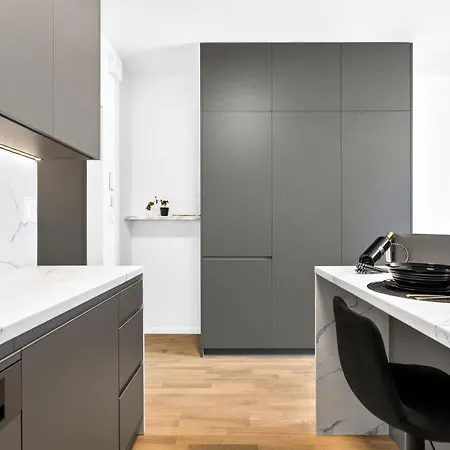 Apartmán Metropolis Retreat With Balcony And Parking Bratislava