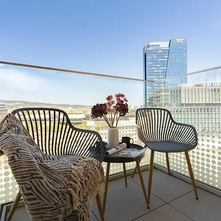 Metropolis Retreat With Balcony And Parking Apartmán Bratislava