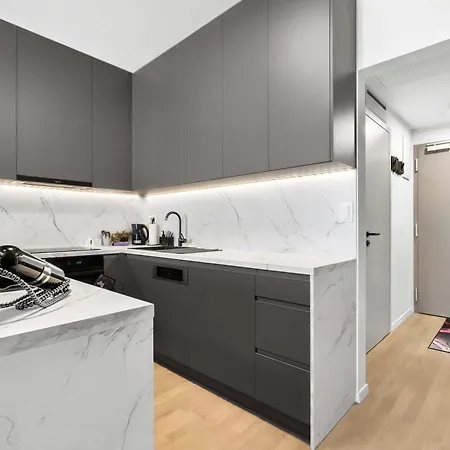 Metropolis Retreat With Balcony And Parking Apartmán *